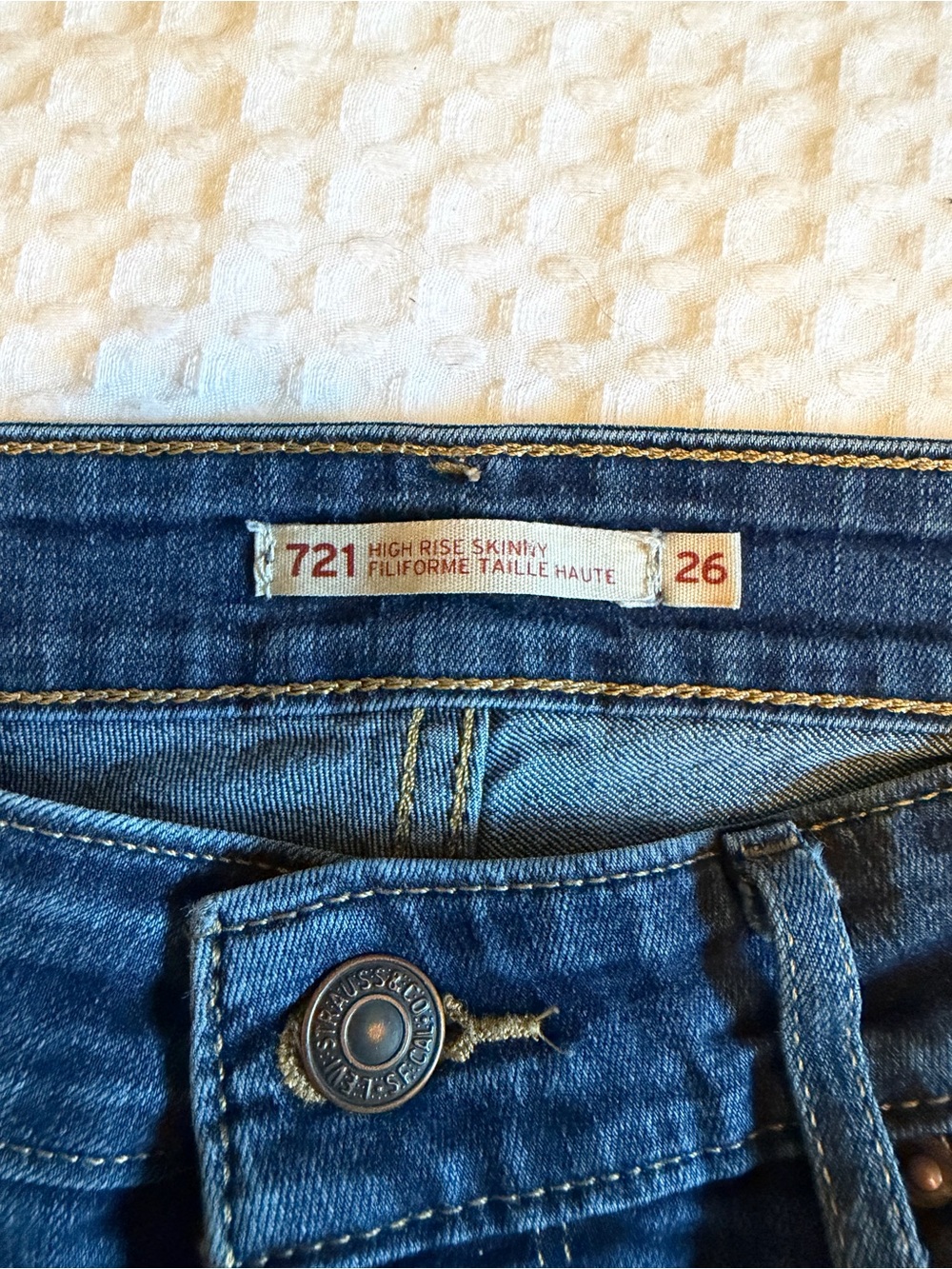 Levi's 721 High Rise Skinny Jeans - Medium Blue